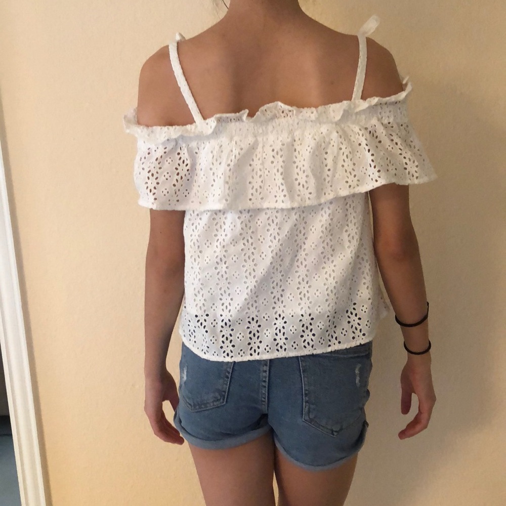 5/$25 Off shoulder lace top - Picture 2 of 3